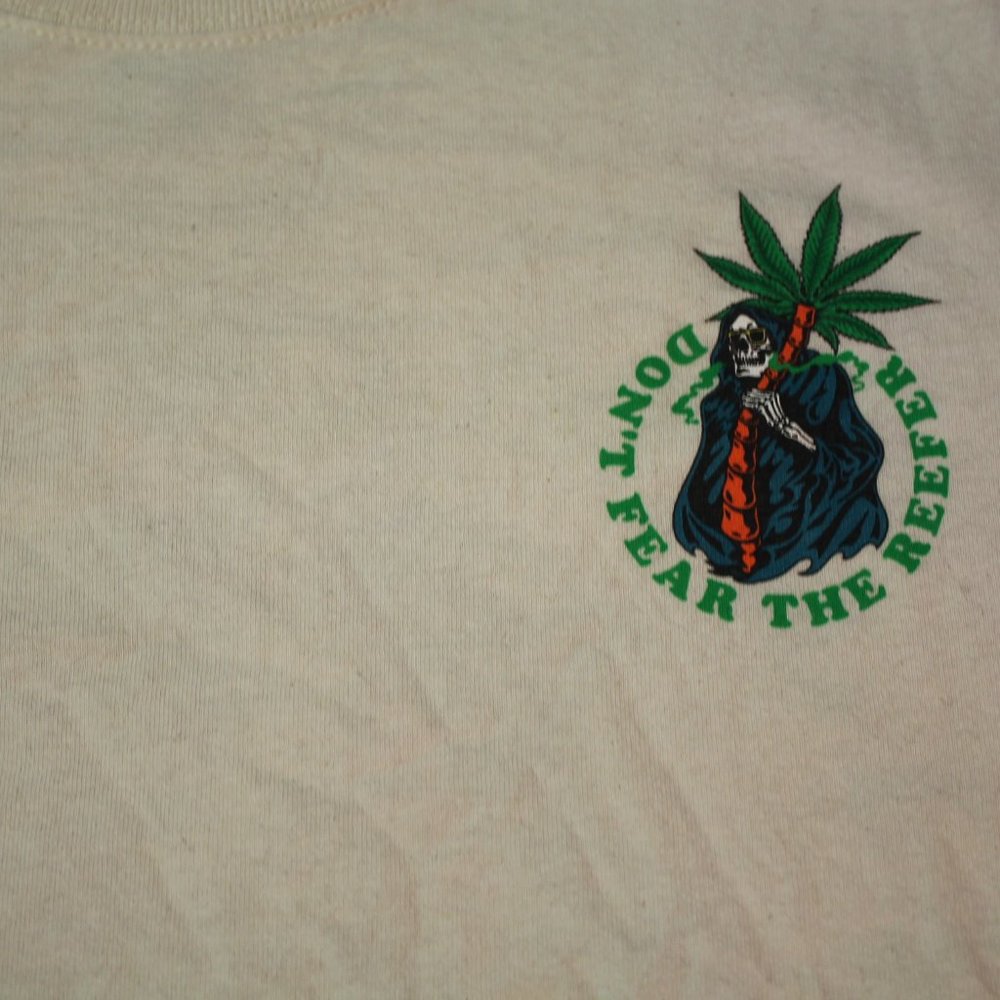 don't fear the reefer weed  tee - Picture 4 of 4
